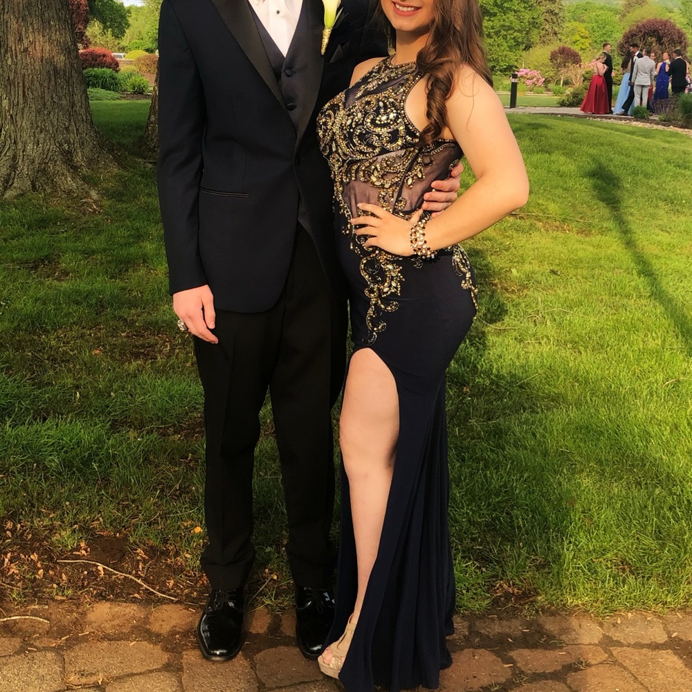 Long Prom Dress w/ Slit 💙💙